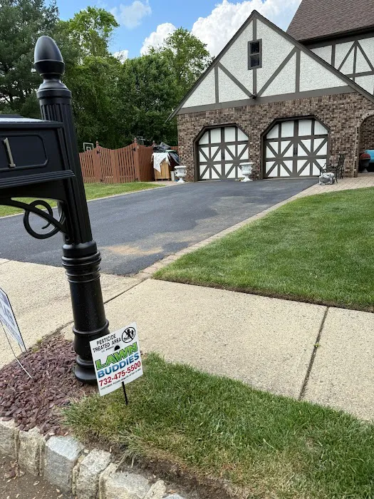 Lawn Buddies Picture 9