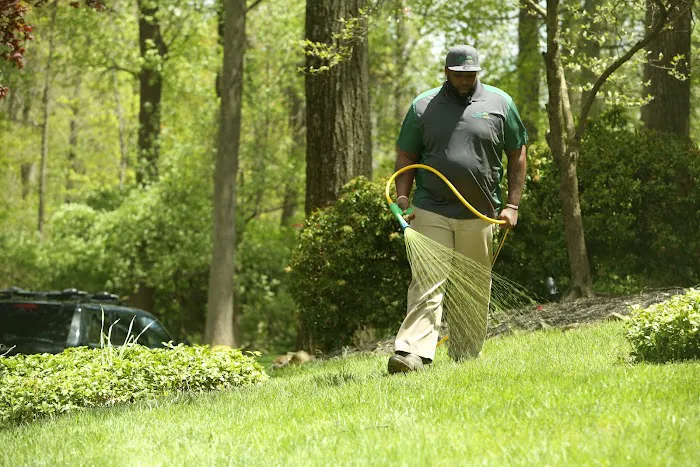 Ned's Lawn and Pest Control Picture 4
