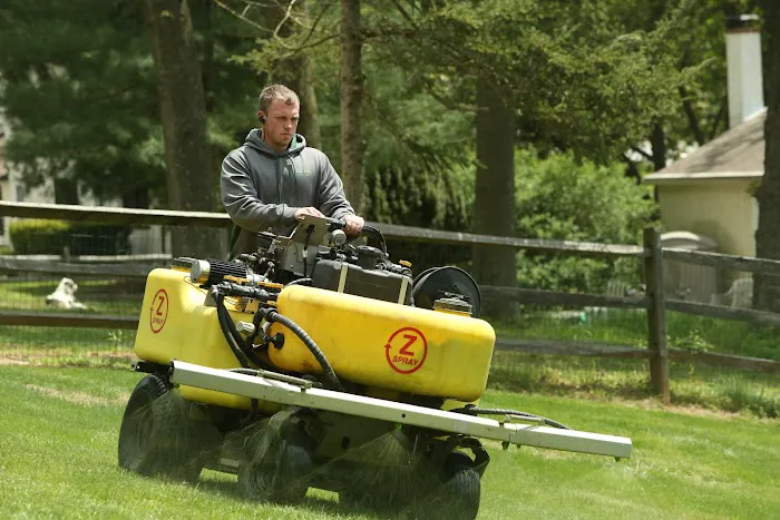 Ned's Lawn and Pest Control Picture 9