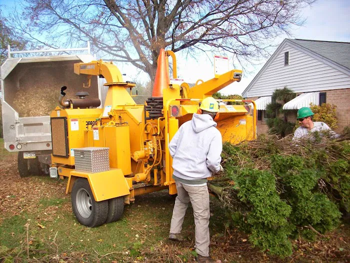 Tomlinson Bomberger Lawn Care & Landscape Picture 4