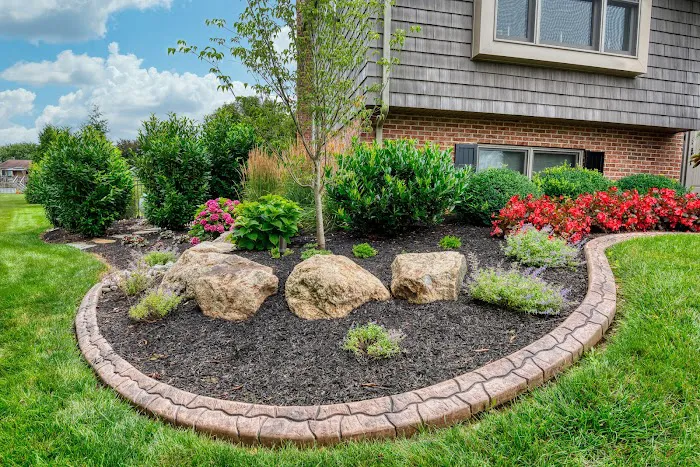 Tomlinson Bomberger Lawn Care & Landscape Picture 3