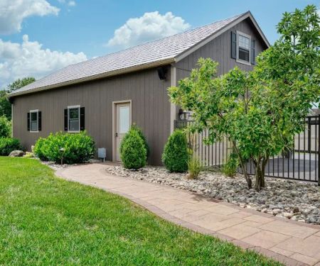 Tomlinson Bomberger Lawn Care & Landscape
