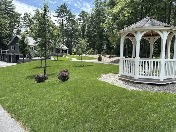 Groundhogs Lawn Care Picture 7