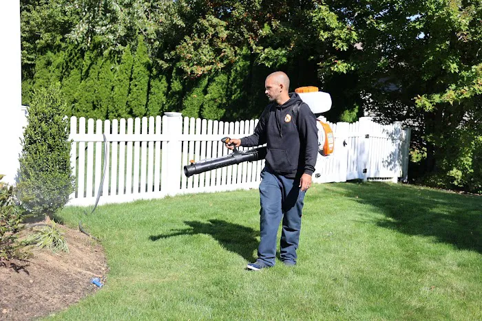 South Shore Mosquito & Tick Control Picture 7