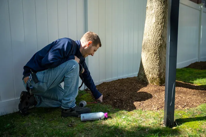 B & B Pest Control Picture 2