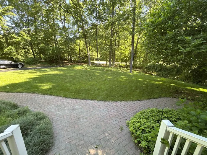 MRW Lawns, Inc. Picture 8