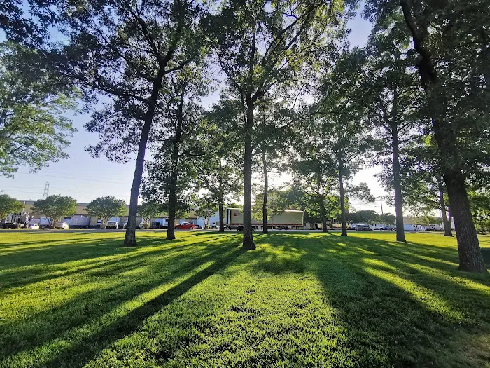 Virginia Green Lawn Care Picture 2