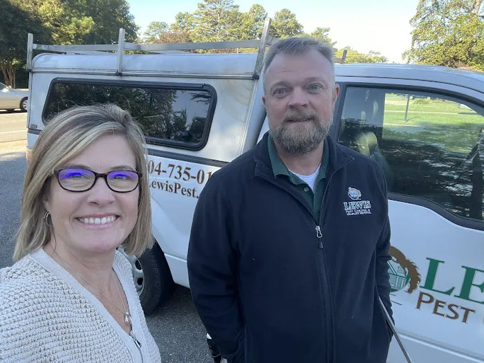 Lewis Pest Control & Wildlife Removal Picture 4