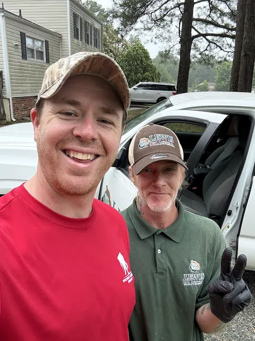 Lewis Pest Control & Wildlife Removal Picture 5