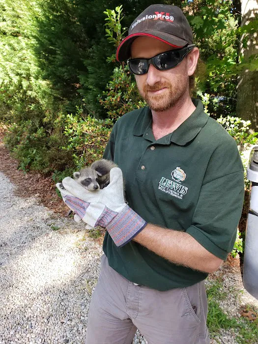 Lewis Pest Control & Wildlife Removal Picture 6