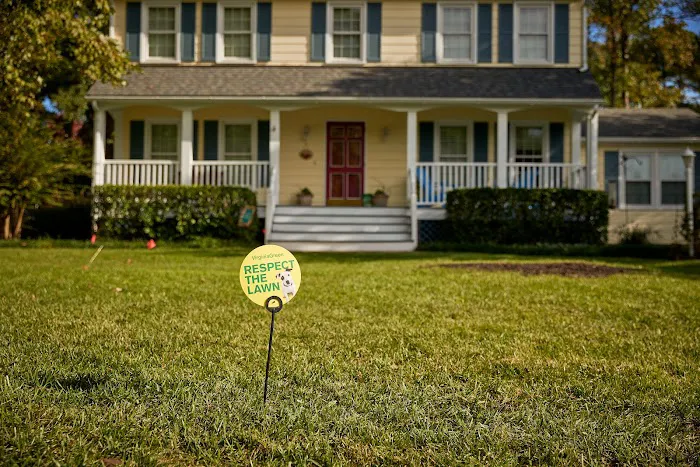Virginia Green Lawn Care Picture 2