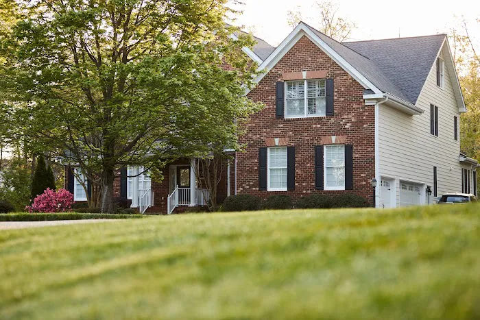 Virginia Green Lawn Care Picture 7