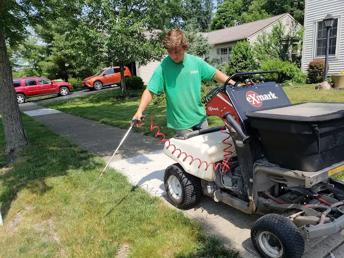 Hoffmans Lawn & Fertilization Picture 9