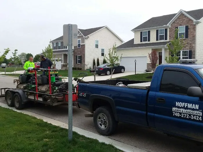 Hoffmans Lawn & Fertilization Picture 6