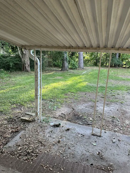 Anthony's Professional Services/Landscaping And Lawn Maintenance Picture 3