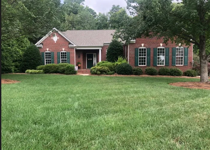 Top Turf Lawn Care and Pest Management Picture 8
