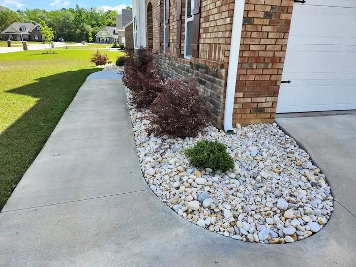 Great Quality Pest Solutions & Great Quality Lawn Care Picture 3