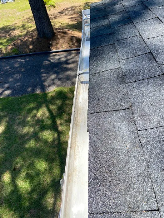 Great Quality Pest Solutions & Great Quality Lawn Care Picture 1