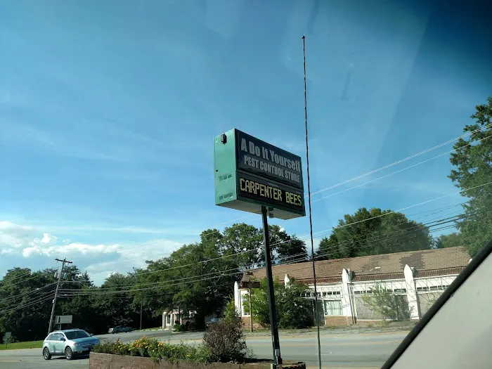 A Do It Yourself Pest Control Store Picture 2
