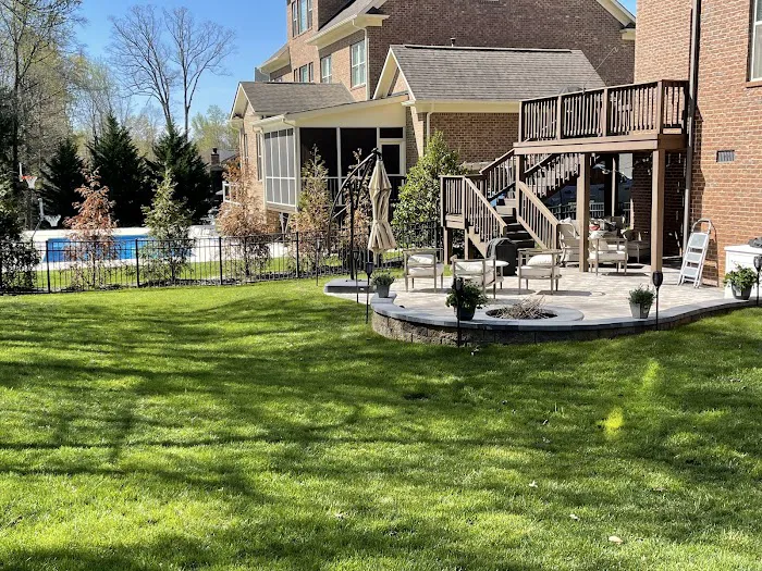Top Turf Lawn Care and Pest Management Picture 3