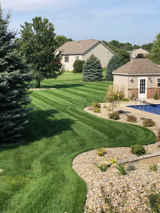 Grow Pros Lawn Care Picture 2
