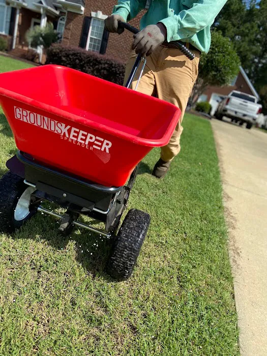 Green Valley Lawn Solutions - Weed Control & Fertilization Service Picture 7