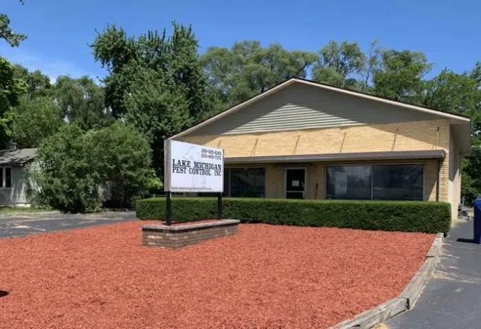 Lake Michigan Pest Control, Inc Picture 3
