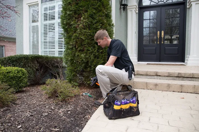 Russell's Pest Control Picture 5