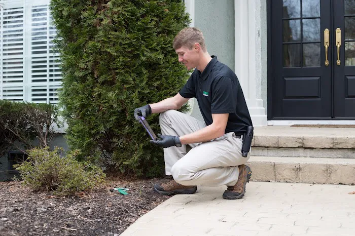 Russell's Pest Control Picture 6
