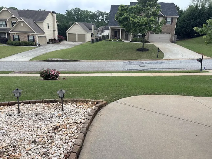 Top Turf Lawn Care and Pest Management Picture 5