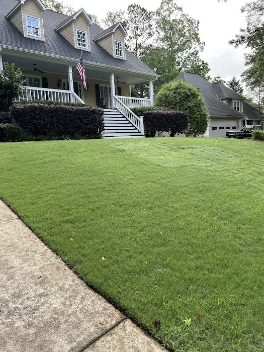 Top Turf Lawn Care and Pest Management Picture 2