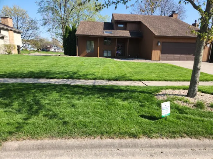 Lawnworks Of Joliet, Inc. Picture 2