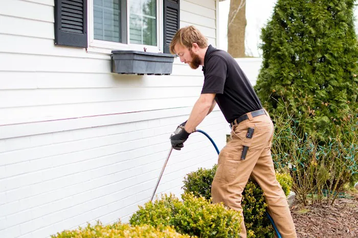 A & J Pest Control Picture 1