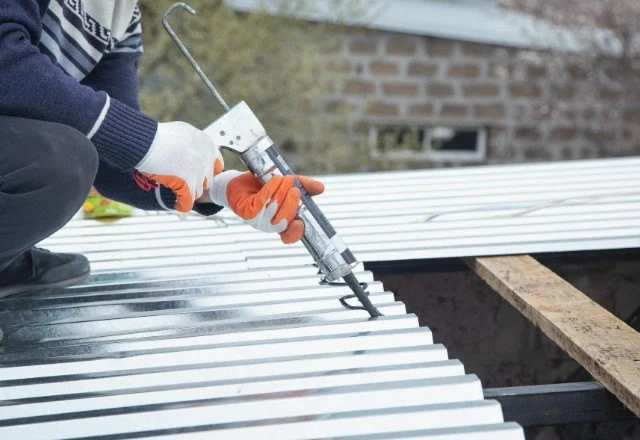 How to Seal Cracks Around Roofline for Better Home Protection